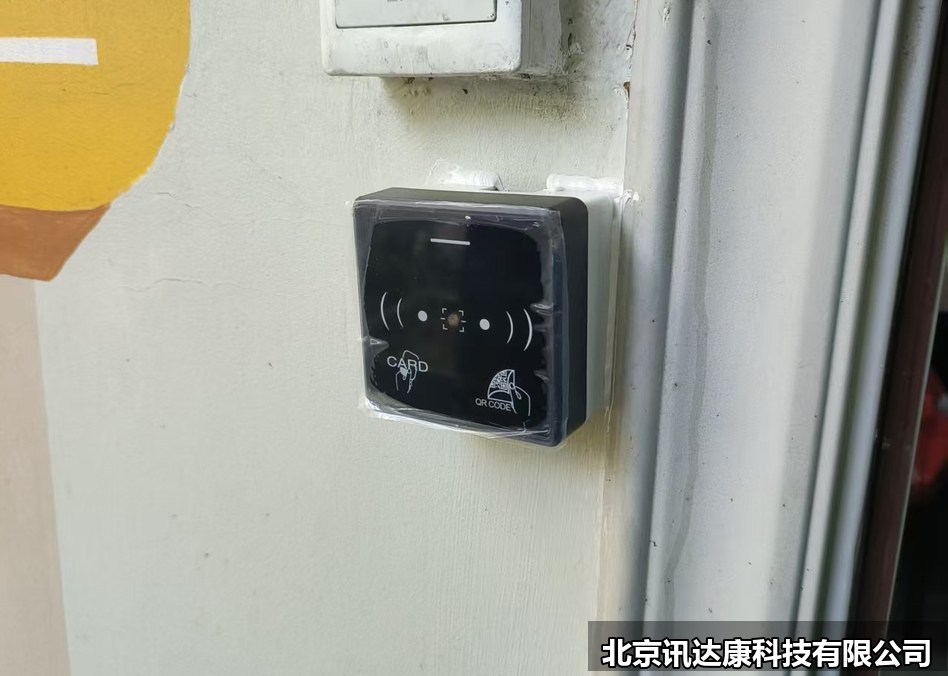 朝阳监控维修上门检测摄像头与录像机